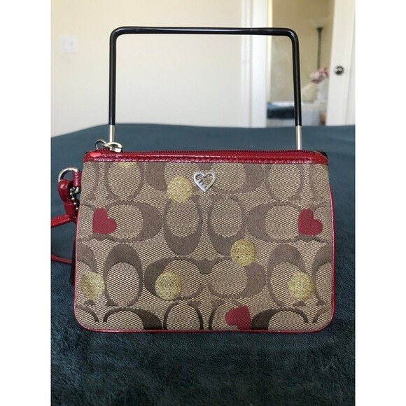 Coach poppy khaki red heart Valentine’s Day small wristlet - Picture 1 of 11